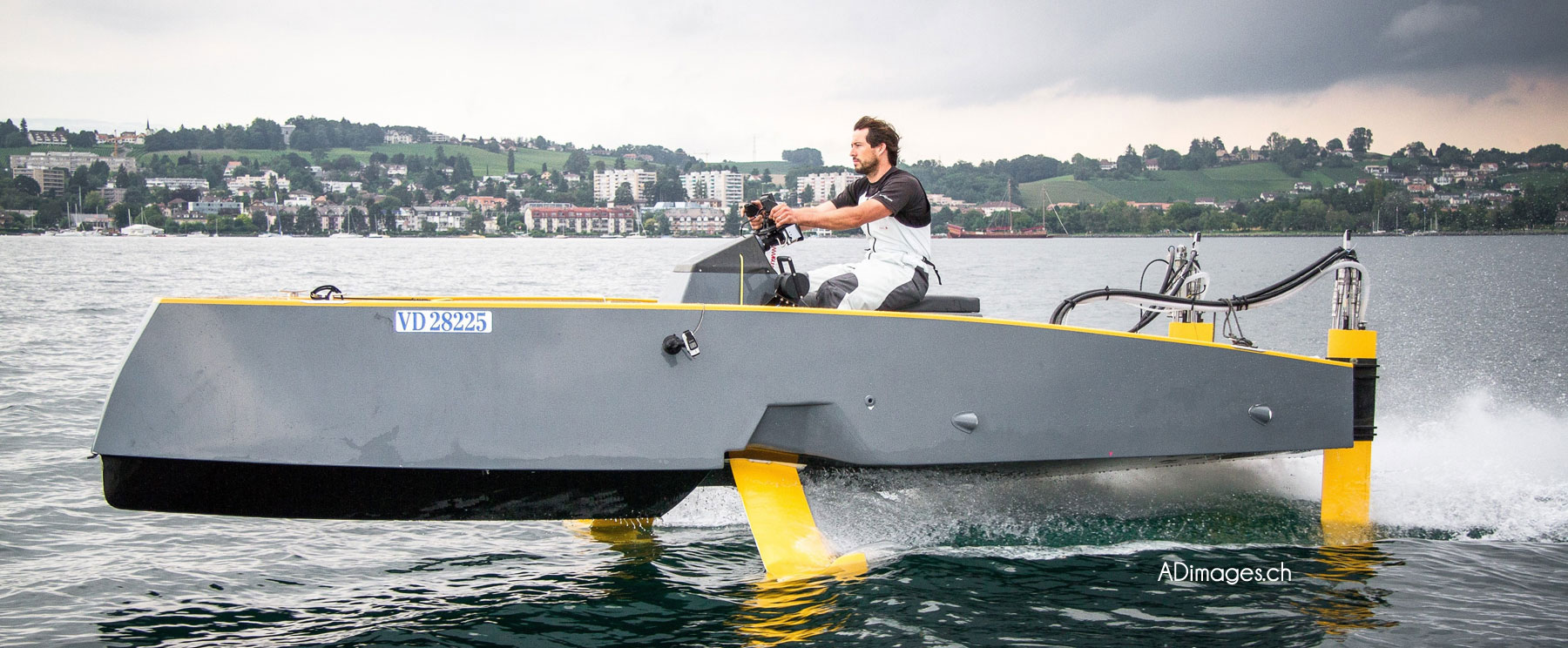 bateau-a-moteur_composite1