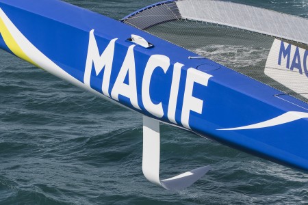 Port float with foil - Macif trimaran